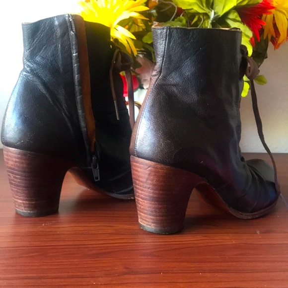 CHIE MIHARA LEATHER HEELED ANKLE BOOTS - Picture 13 of 16